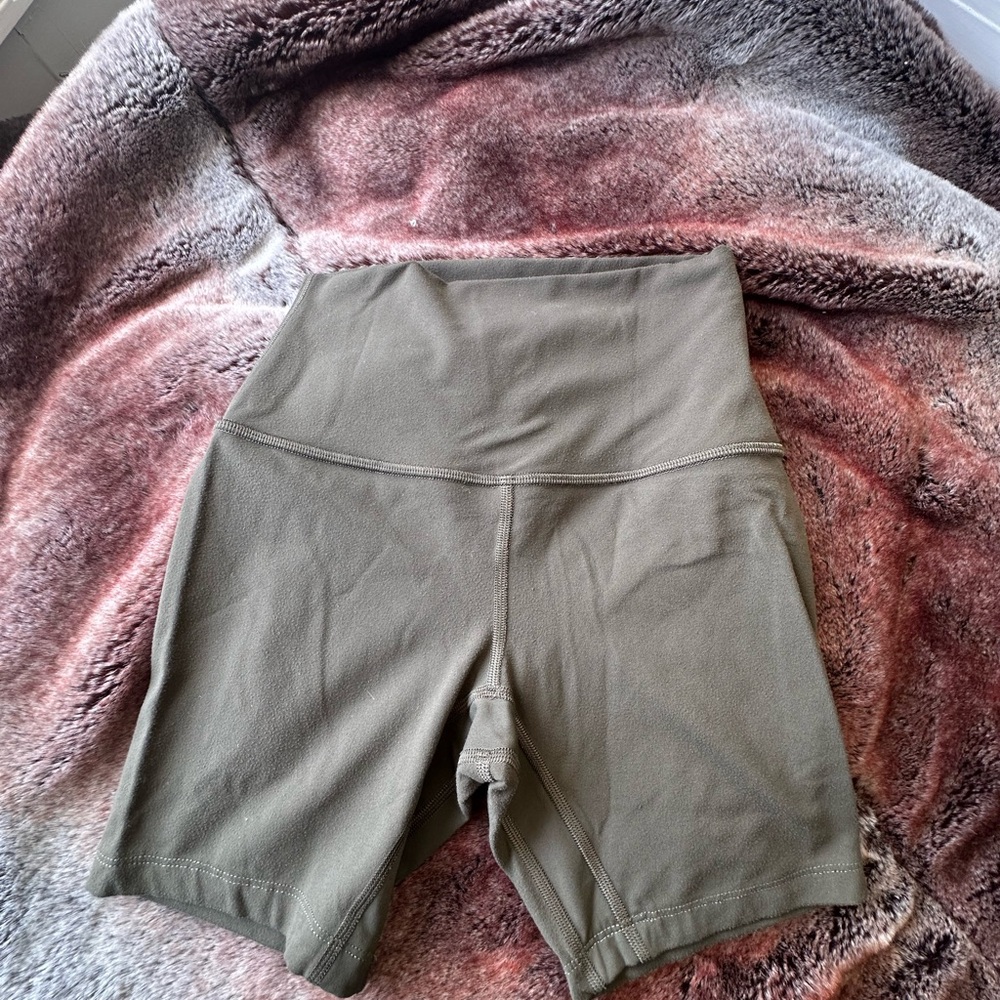 Lululemon Align Olive Green Women's High-Waisted Shorts